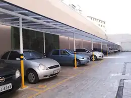 Estacionamento coberto